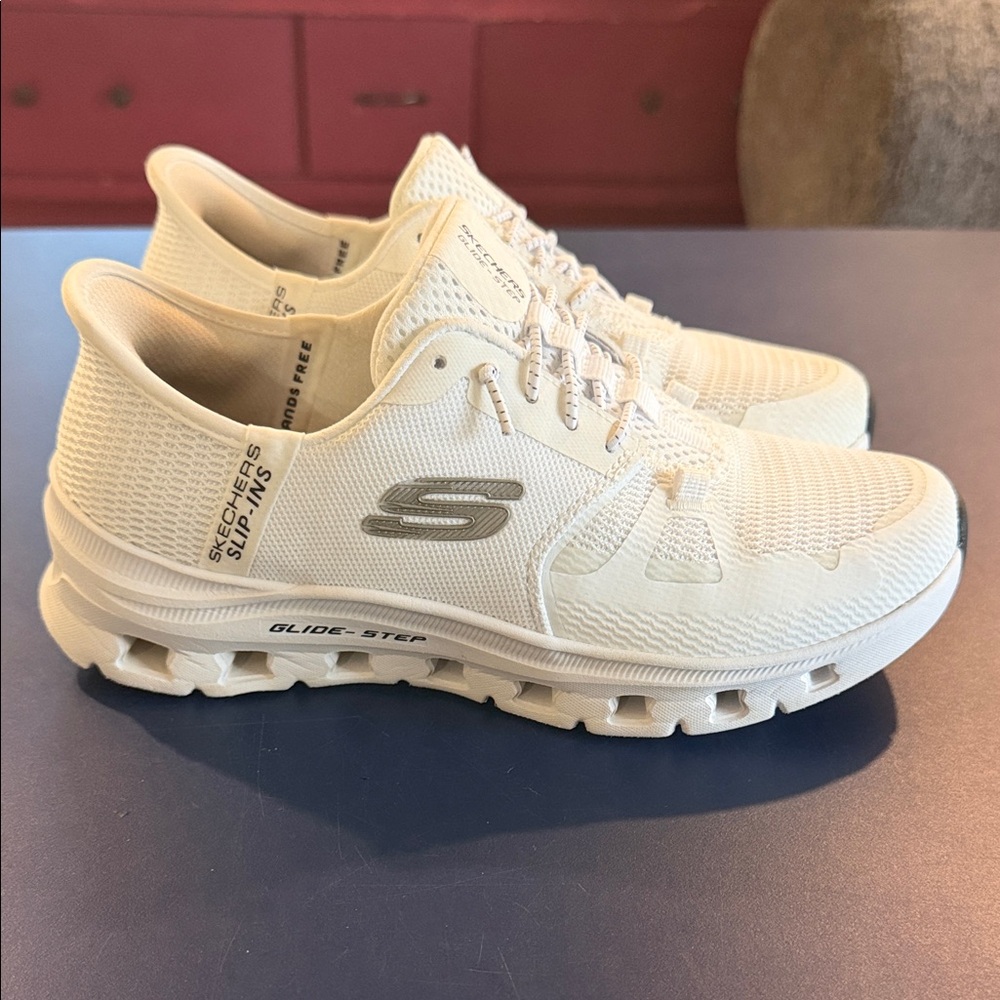 Skechers Glide-Step Slip-Ins